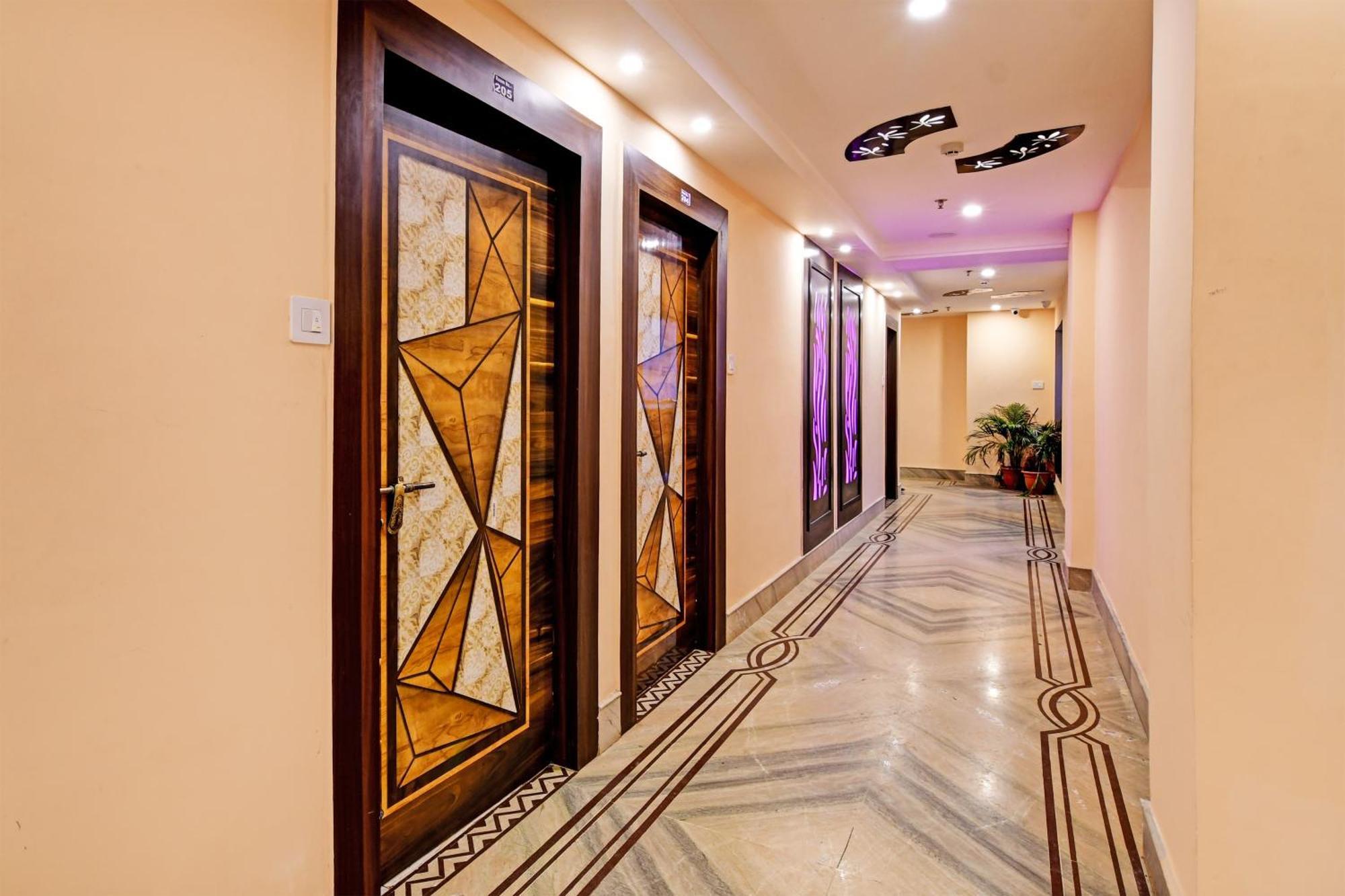 Townhouse The Grand Touch & The Royal Touch Hotell Digha  Exteriör bild