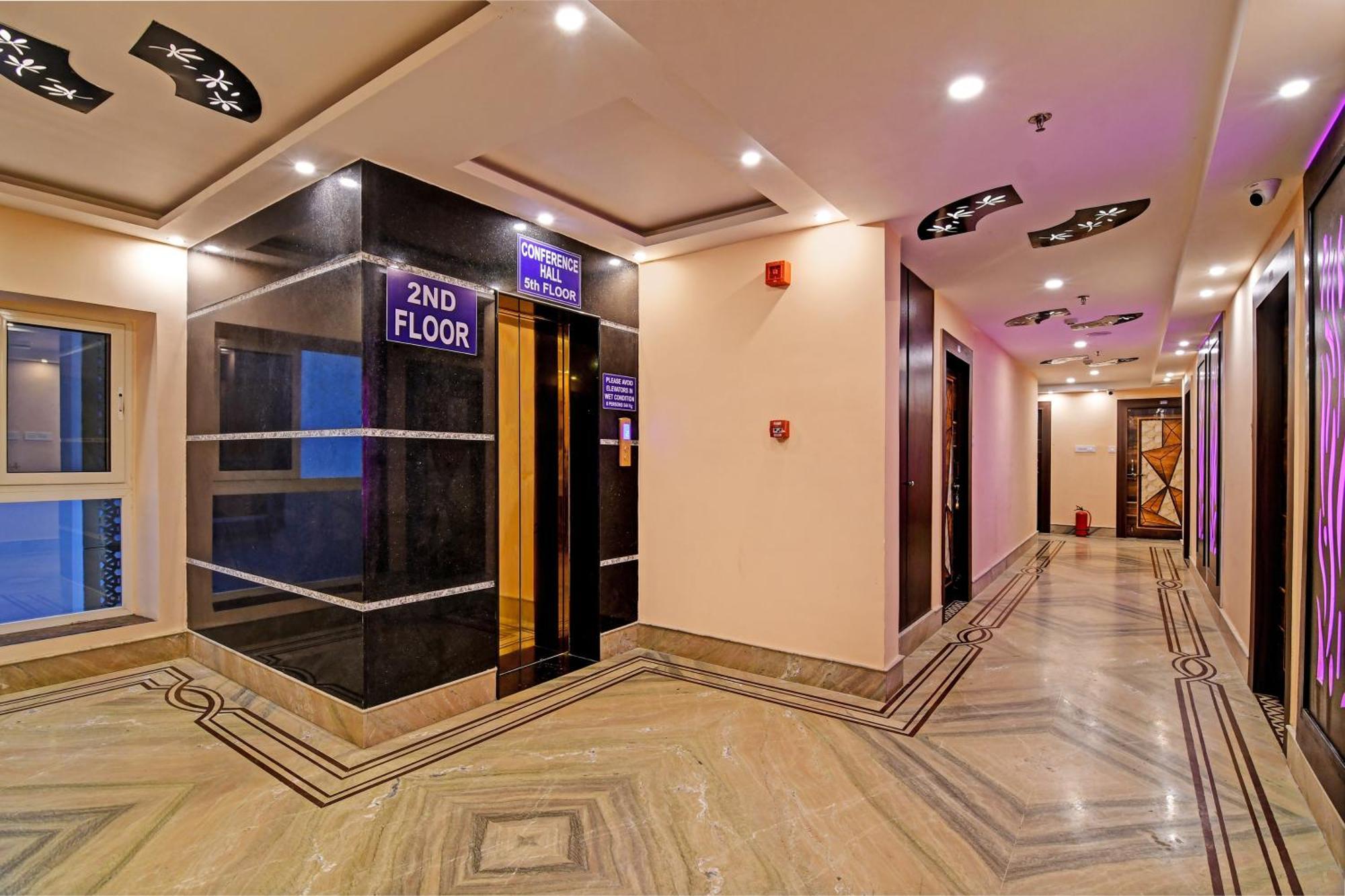 Townhouse The Grand Touch & The Royal Touch Hotell Digha  Exteriör bild