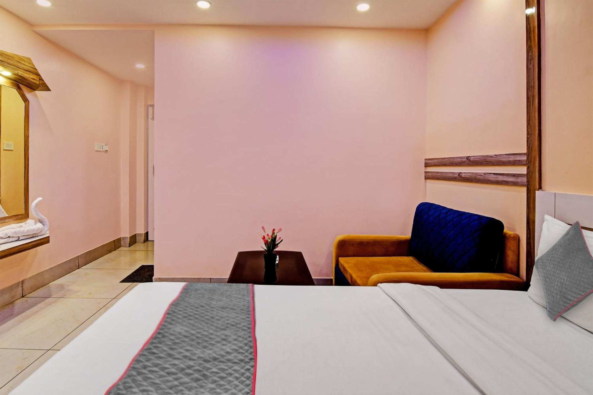 Townhouse The Grand Touch & The Royal Touch Hotell Digha  Exteriör bild
