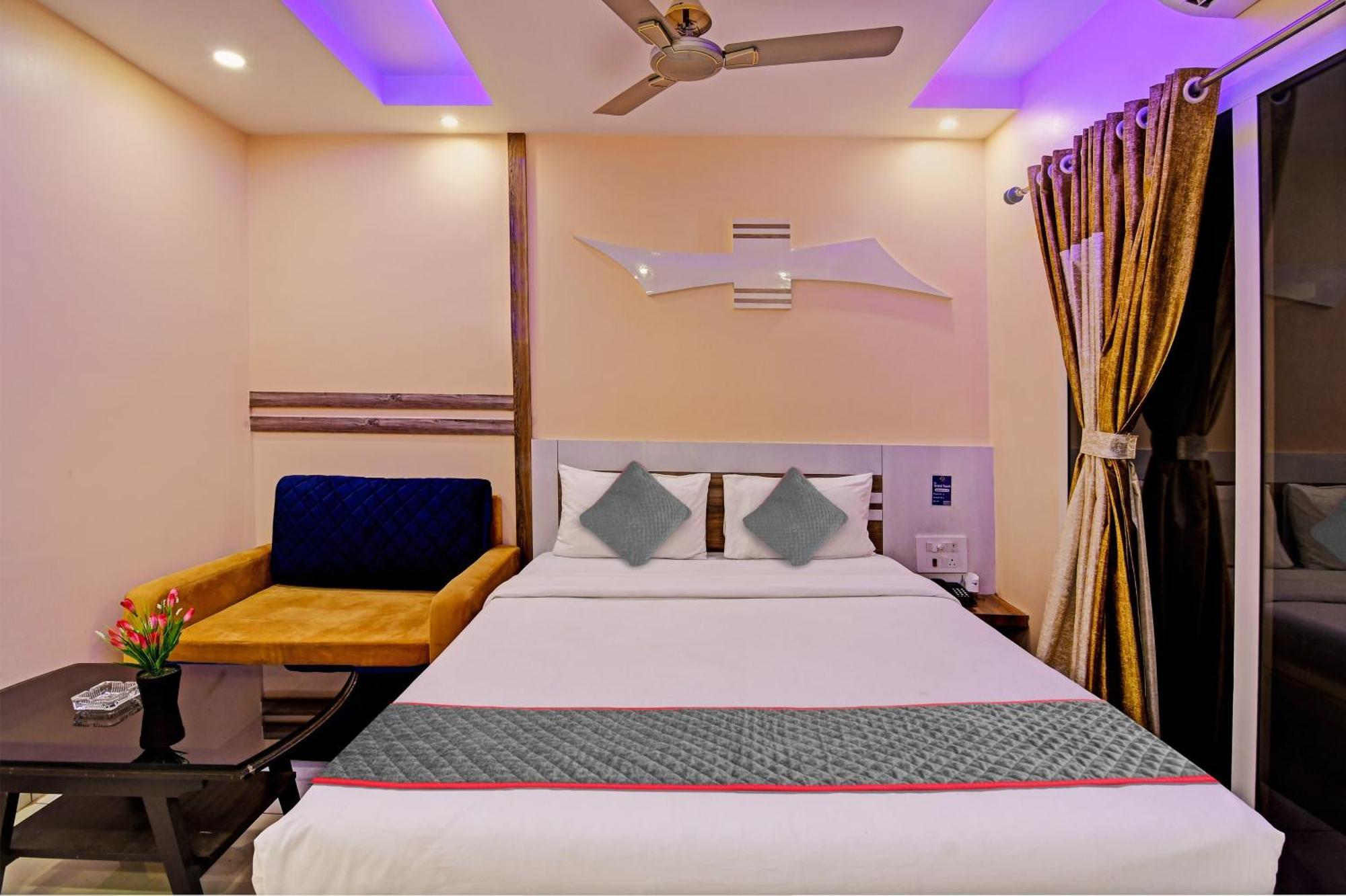 Townhouse The Grand Touch & The Royal Touch Hotell Digha  Exteriör bild