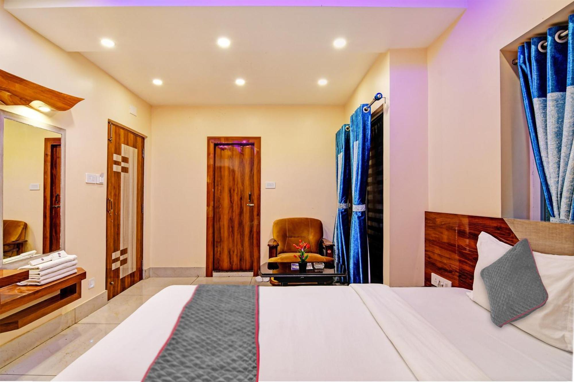 Townhouse The Grand Touch & The Royal Touch Hotell Digha  Exteriör bild