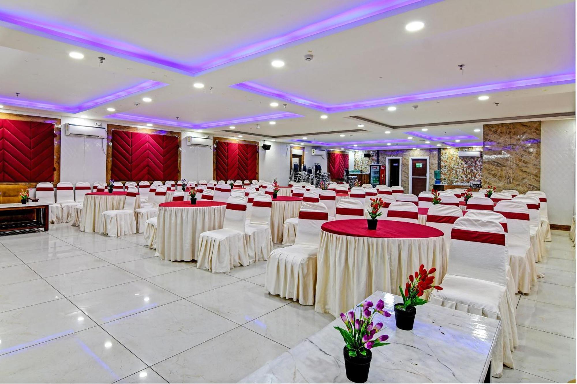Townhouse The Grand Touch & The Royal Touch Hotell Digha  Exteriör bild