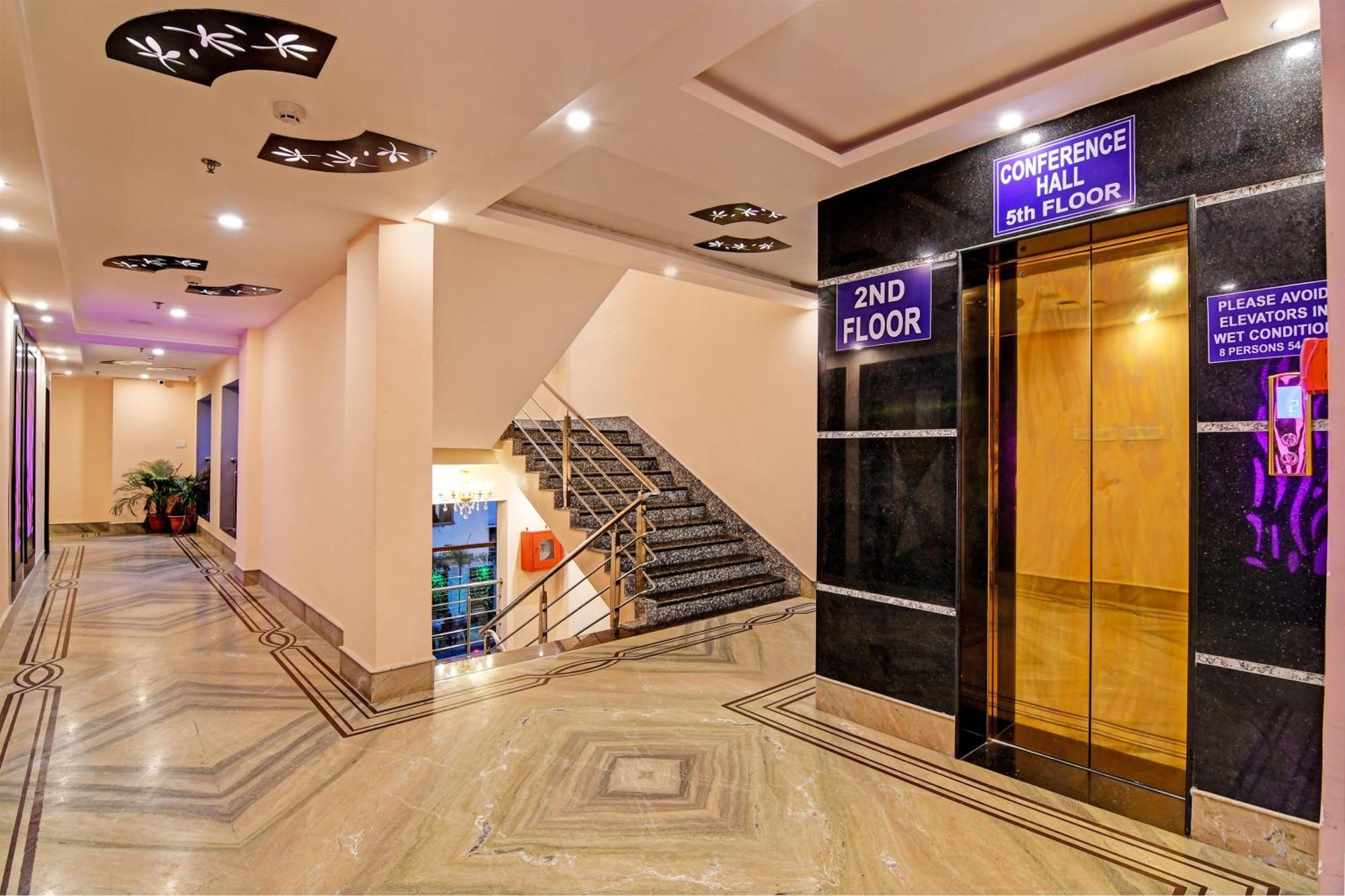 Townhouse The Grand Touch & The Royal Touch Hotell Digha  Exteriör bild
